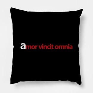 Amor vincit omnia Pillow