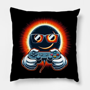 Gaming total solar eclipse Pillow