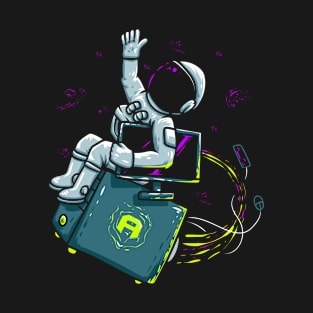 Space traveler T-Shirt