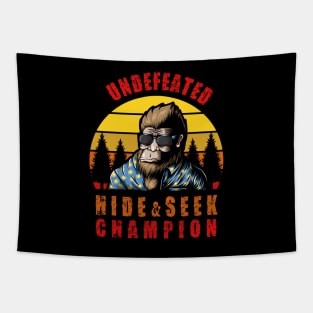 Hide e Seek Champion Trendy Meme Funny Bigfoot Tapestry