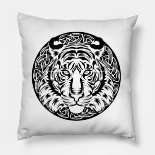 Tiger face print graphic black and white Pillow