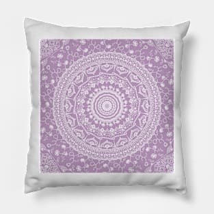 Secret garden mandala in pale lavender Pillow