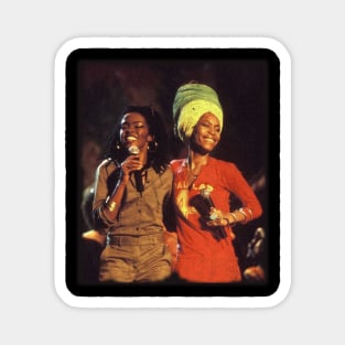 Lauryn Badu Magnet