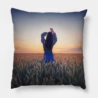 the harvest spirit Pillow