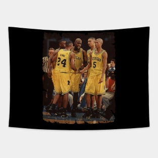 VINTAGE  michigan BASKETBALL 1 Tapestry