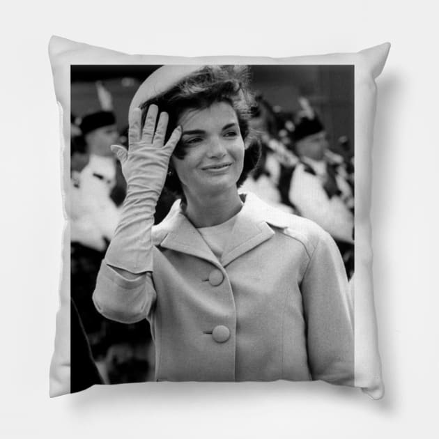 classy like jackie Pillow by KdpTulinen