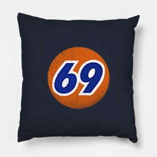 69 76 Pillow