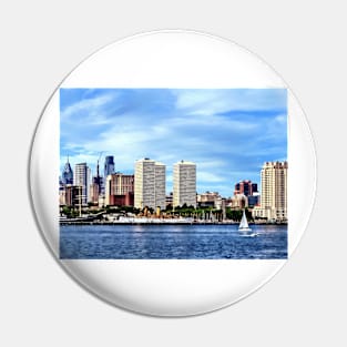 Philadelphia PA Skyline Pin