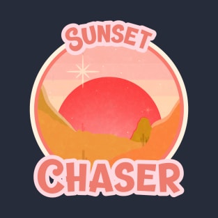 Sunset Chaser / Sunshine / Retro Design / Camping Lovers / Sunrise T-Shirt