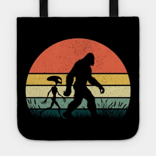 Bigfoot Walking With Alien Vintage Sunset Hiking Outdoor Tote