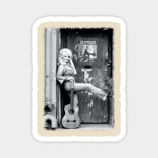 Dolly Paron Retro Style Magnet