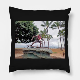 Duke Kahanamoku surfing statue, Waikiki, Hawaii Pillow