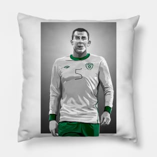 Richard Dunne - Ireland #5 Artwork Pillow