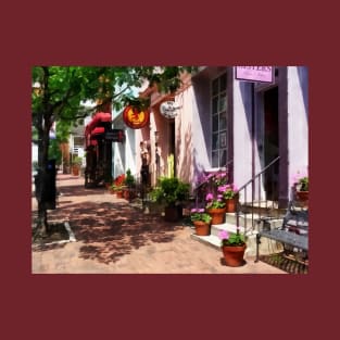 Alexandria VA - Street With Art Gallery and Tobacconist T-Shirt