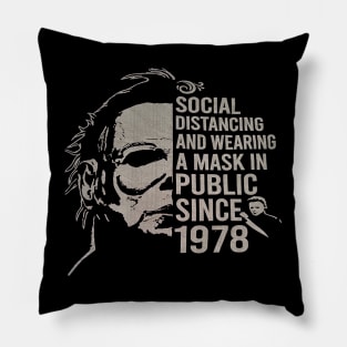 Social distancing champion Pillow