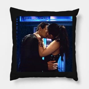 Sizzy First Kiss Music Moment Pillow