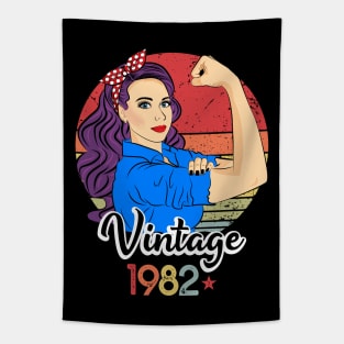 Born In 1982 Vintage 1982 39th Birthday 39 Year Old Bday Tapestry