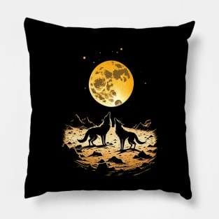 Two wolves howling at moon Pillow