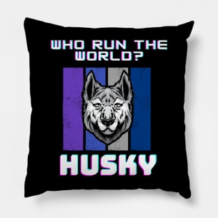 Husky run the world! husky T-shirt Pillow