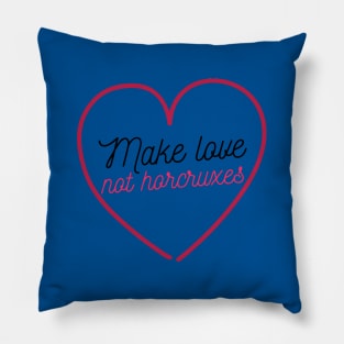 Make love - Eyesasdaggers Pillow