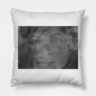 mezmer Pillow