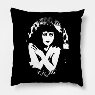 Theda Pillow