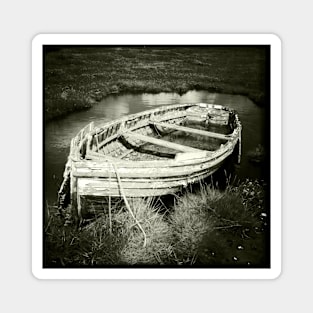 Old Rowing Boat - Brancaster Staithe, Norfolk, UK Magnet