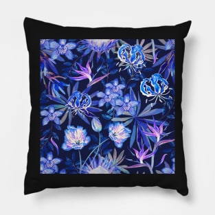 Tropical floral blue lilac repeating pattern Pillow