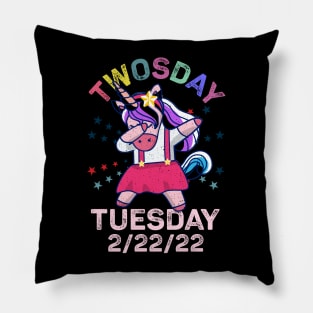 Unicorn Dabbing Tuesday February 22nd Teacher - Happy Twosday 2022 Pillow