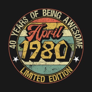 born April 1980 Vintage Gift T-Shirt