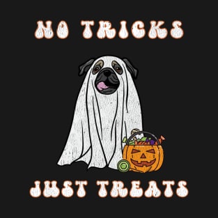 Halloween Pug Cute Trick or Treat Ghost Dog Ghost Pug Distressed Design Pug Lover for Fall T-Shirt