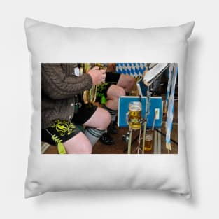 Bavarian folk musicians Pillow