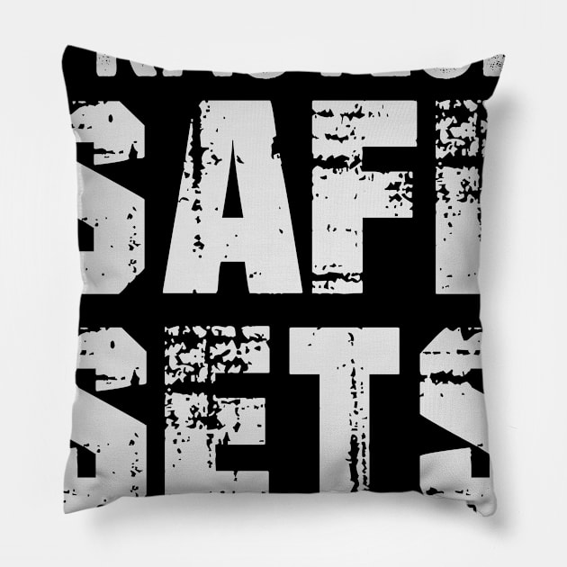 Safe Sets - Lifting. Pillow by Andreeastore  