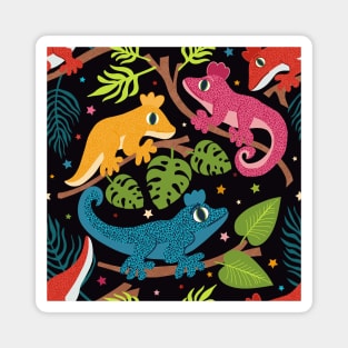 Colourful Crested Geckos with Jungle Leaves and Stars on Black Magnet