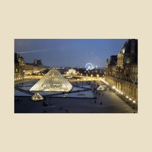 Paris Louvre Museum Courtyard T-Shirt