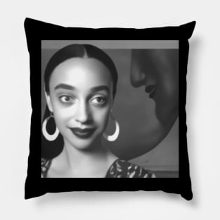 Sade smile Pillow