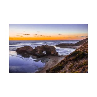 London Bridge, Portsea, Mornington Peninsula, Victoria, Australia. T-Shirt