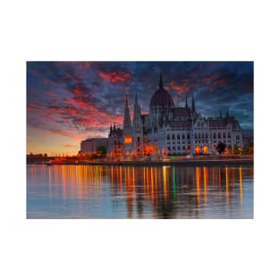 Sunset over Hungarian Parliament Building Budapest T-Shirt