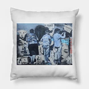 Ladies on a Cruise Pillow