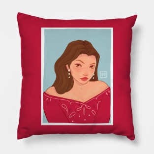 Nina Zenik of Shadow and Bone Pillow