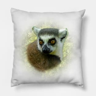 Lemur portrait Pillow