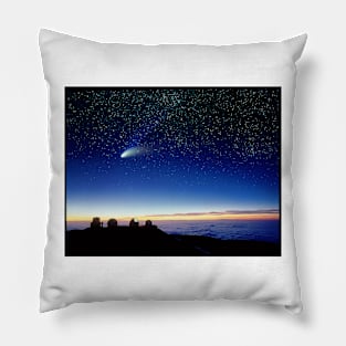 Mauna kea observatory & comet Hale-Bopp (R118/0241) Pillow