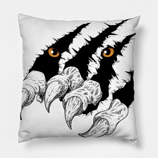 Tiger claws Pillow