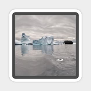 Iceberg ship Magnet