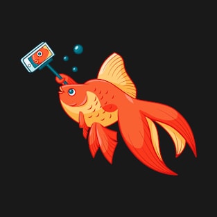 Funny Fish Taking Selfie - Selfie Lover T-Shirt