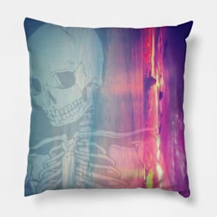 Skullrise Pillow