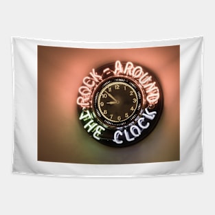 Vintage effect "Rock around the Clock" clock Tapestry