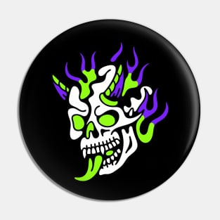 Skull flames Pin