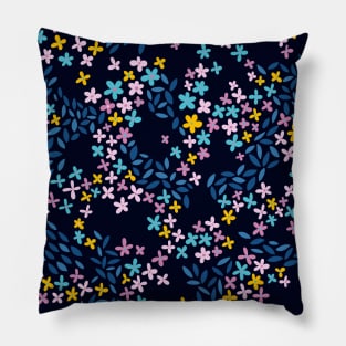 Tiny flowers on black background Pillow