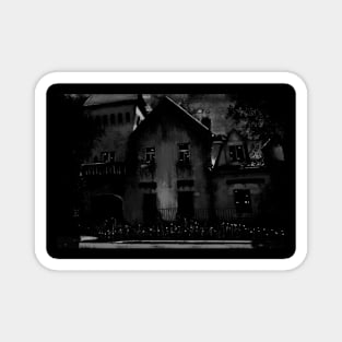 Nightmare mansion Magnet